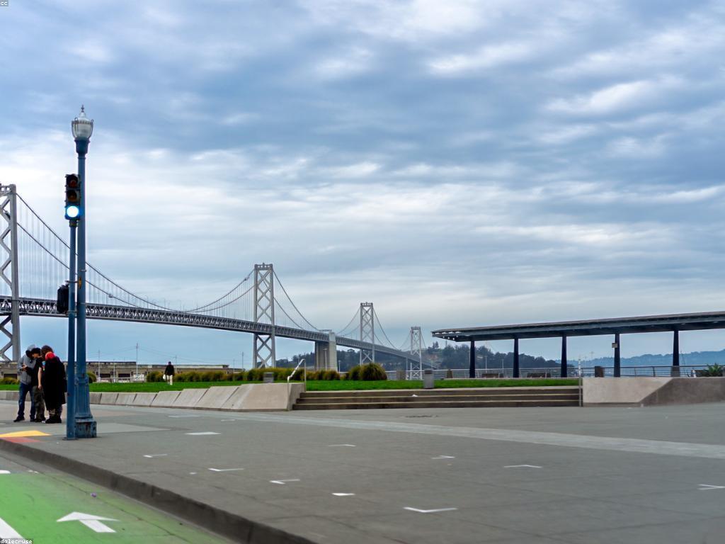 វិធីសាស្ត្រស្លុតបង្វិល៖ អុបទិចសម្រាប់ការបង្កើតការរចនាដែលគួរឱ្យចាប់អារម្មណ៍