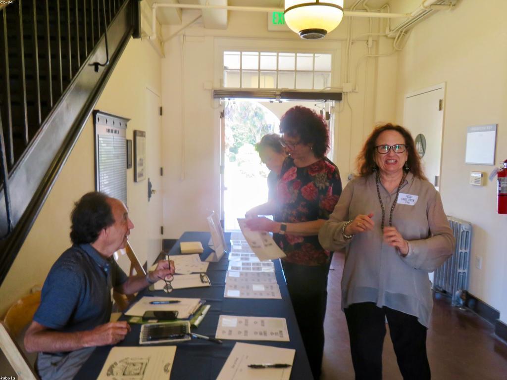 វិធីសាស្ត្រស្លុតបង្វិល៖ ការបង្កើតការរចនារូបភាពនៅក្នុងវីដេអូ